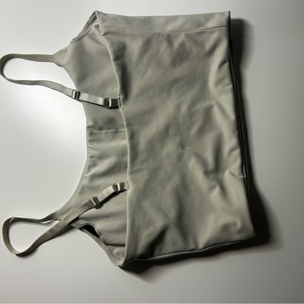 H & M small athletic top - Picture 2 of 2